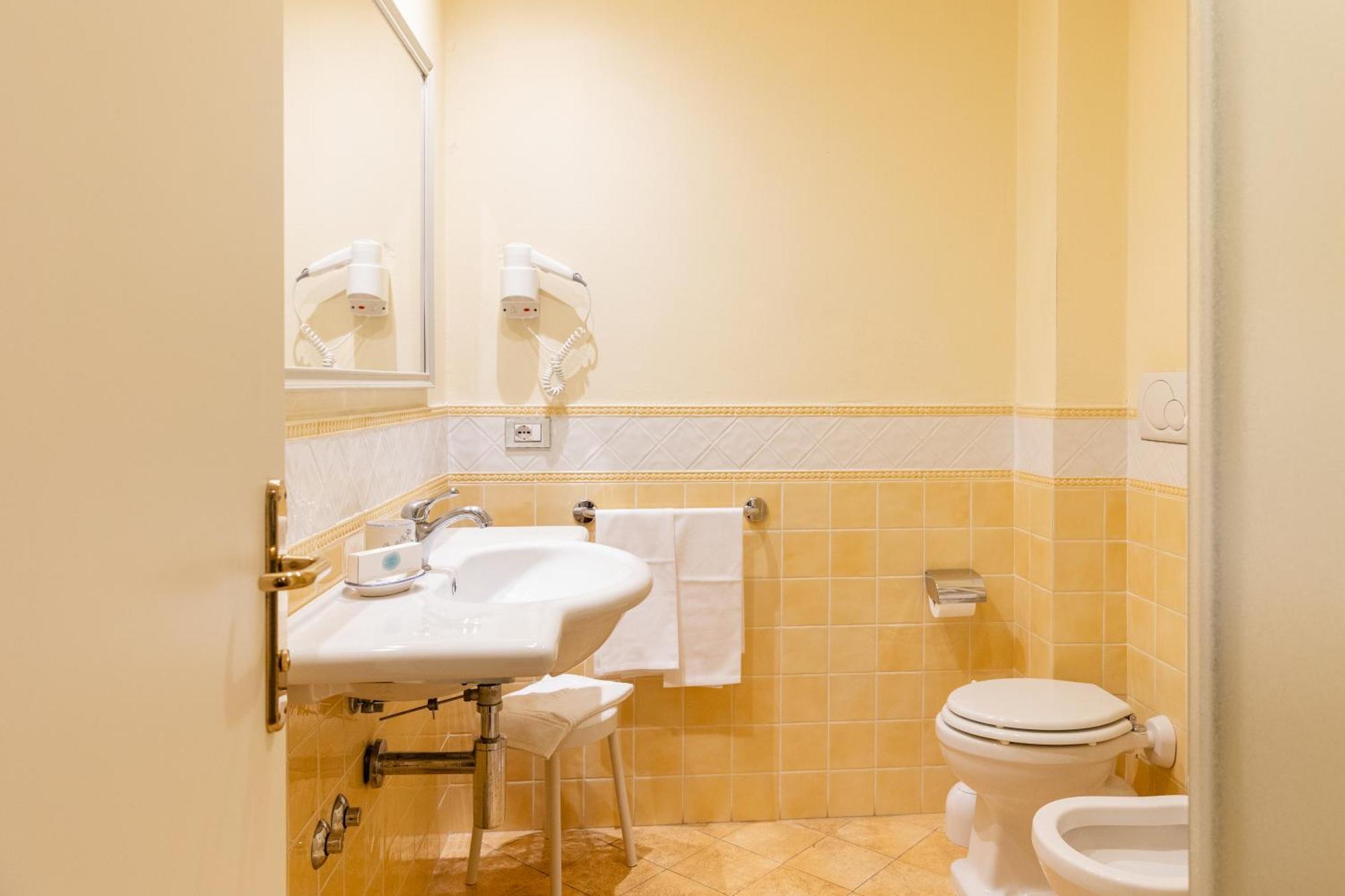 Hotel Tuder Тоди Экстерьер фото