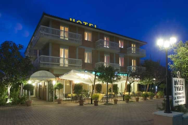 Hotel Tuder Тоди Экстерьер фото